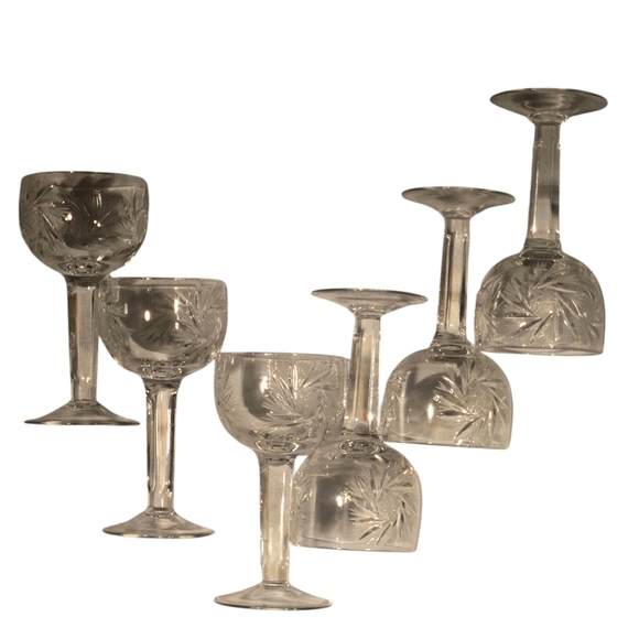 Zawiercie Crystal Pressed Glass Starburst Design Small Vintage Cordial Glasses - Picture 5 of 9